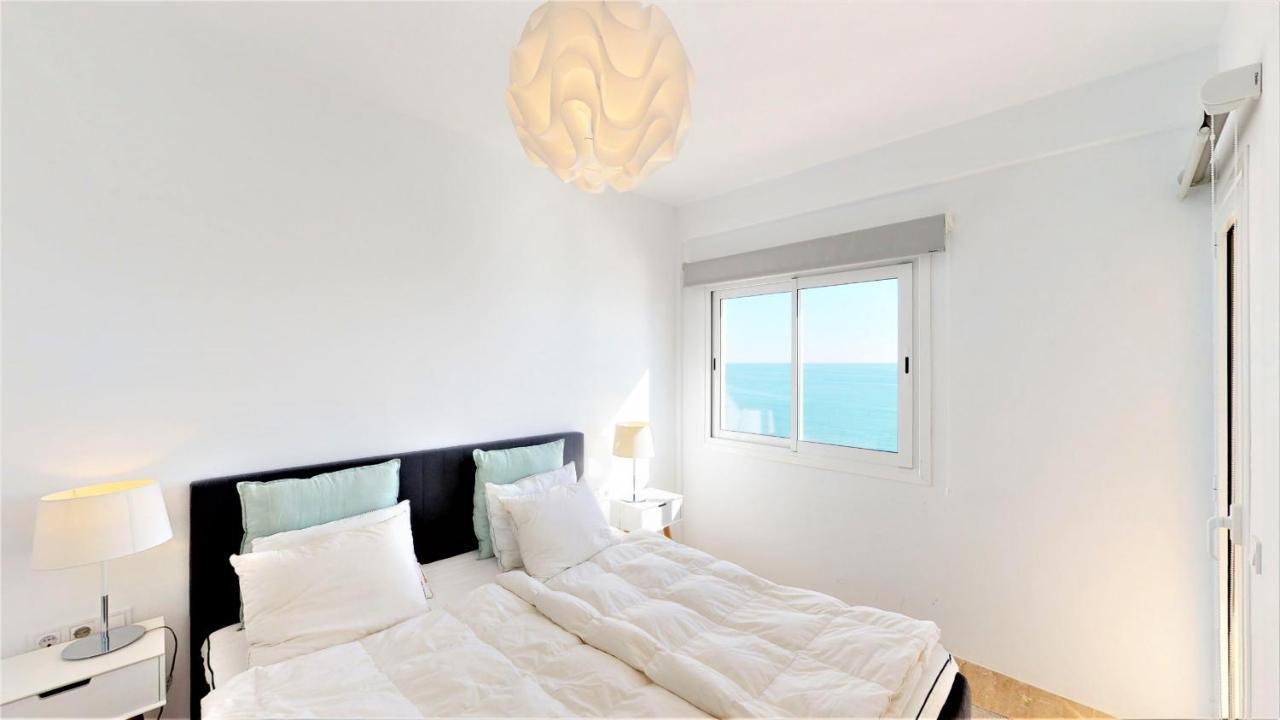 Olimpo - Fuengirola Beachfront Newly Renovated Apartment Buitenkant foto