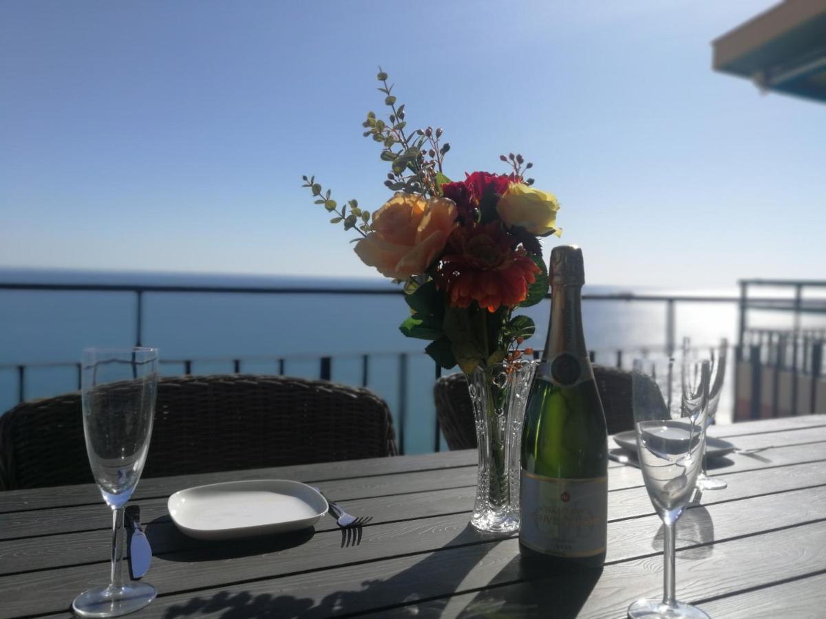 Olimpo - Fuengirola Beachfront Newly Renovated Apartment Buitenkant foto