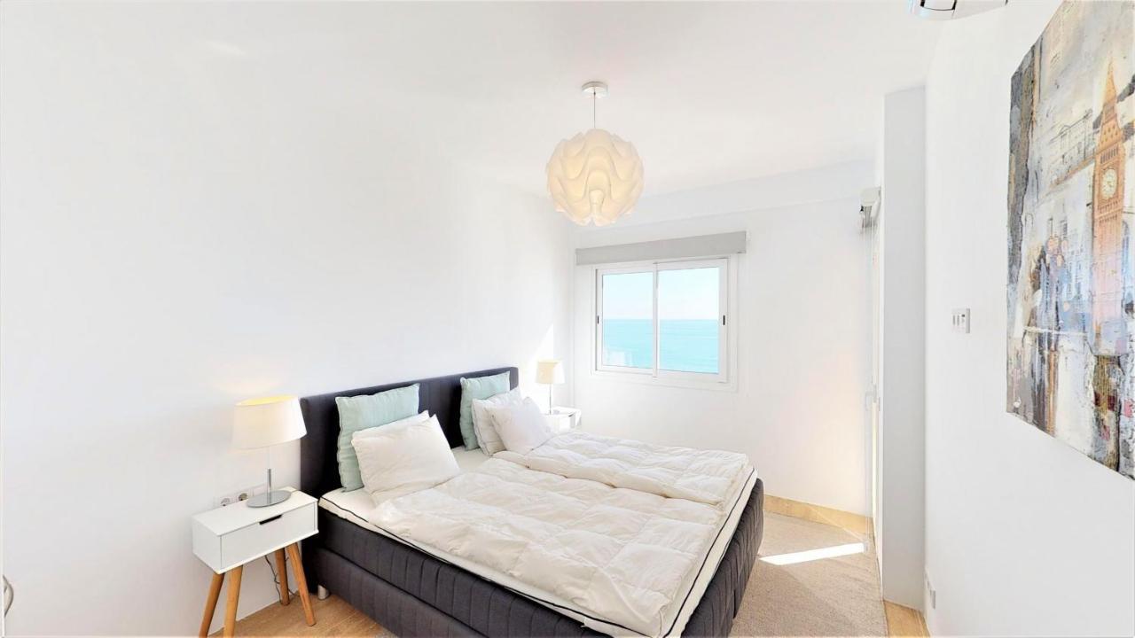 Olimpo - Fuengirola Beachfront Newly Renovated Apartment Buitenkant foto